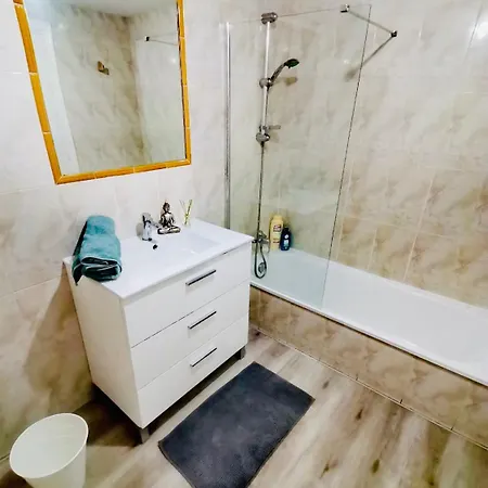 Sunny Apartment *